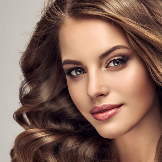 Duga kosa sa volumenom